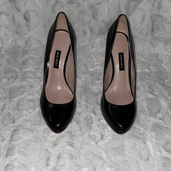 Nine West Classic Black Leather Platform Heels - Picture 1 of 9